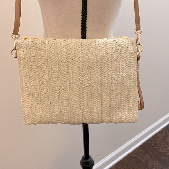 Straw Women’s Wristlet/Clutch/Crossbody NWT - Picture 2 of 4